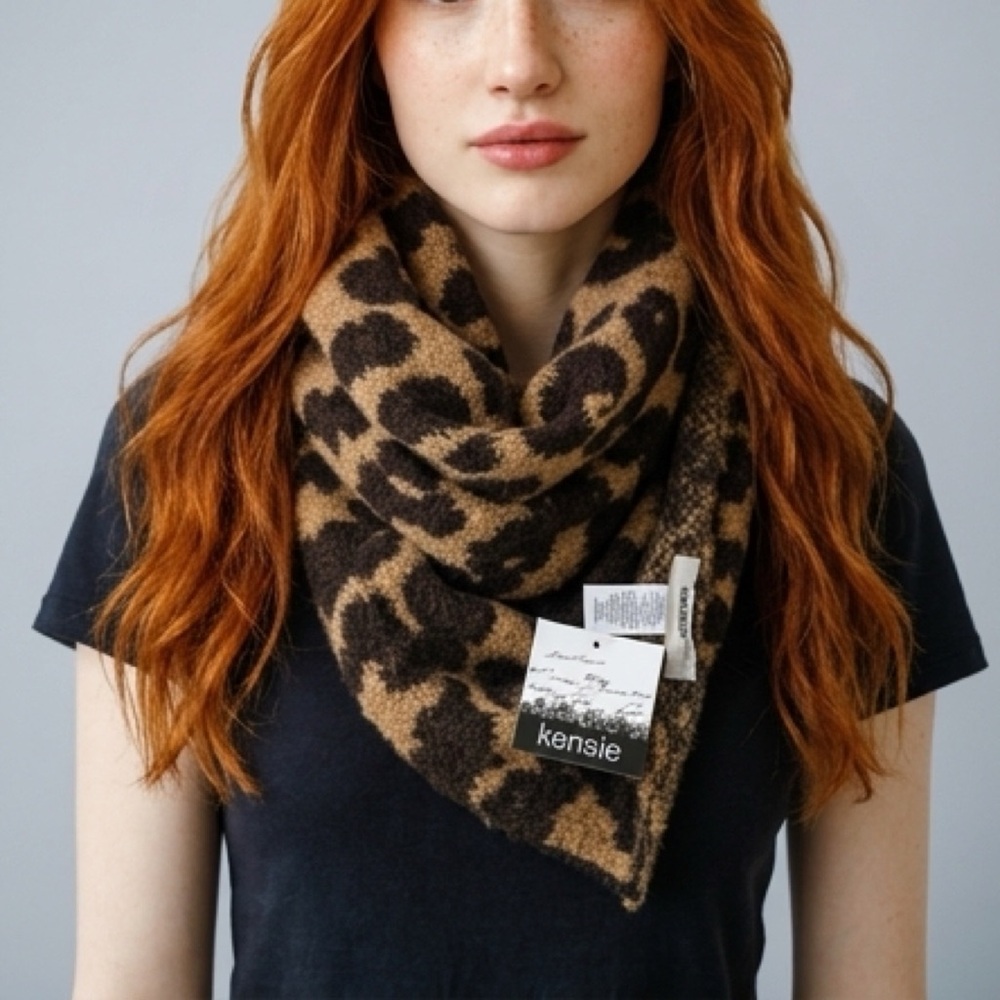 Kensie Leopard Animal Print SUPER SOFT Scarf